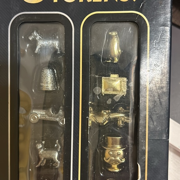 Vintage hard to find/rare monopoly token madness includes eight golden tokens - Picture 4 of 5